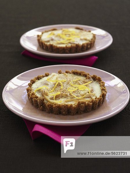 Parsnip-cheese cake with cinnamon