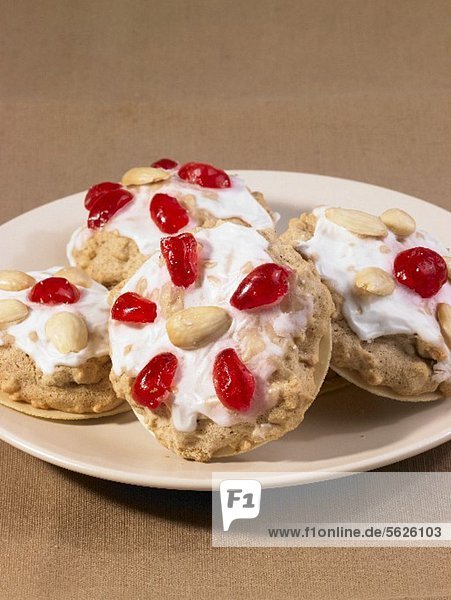 Gingerbread with almonds and glacé cherries