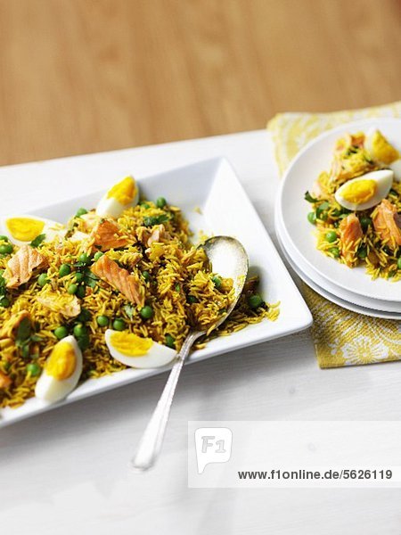Rice with salmon  egg and peas