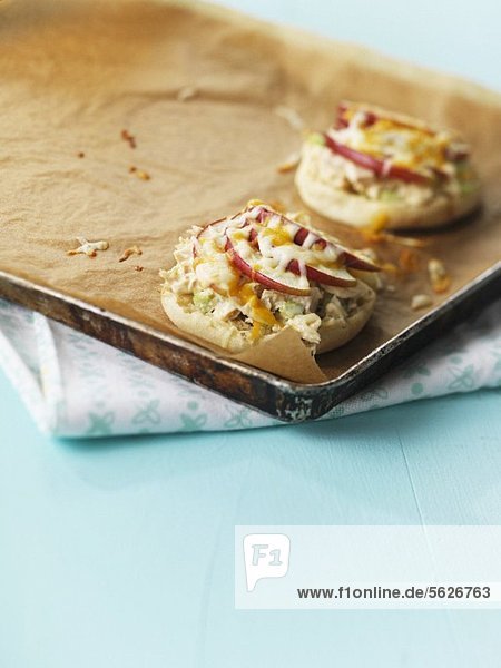 Mini pizzas with tuna  apple and cheese