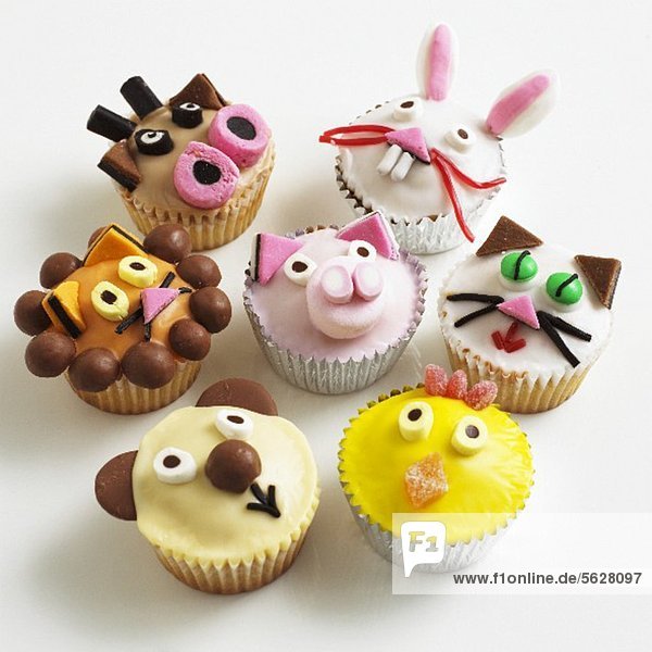 Cupcakes decorated with animal faces