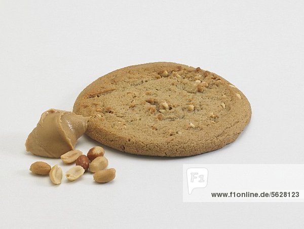 Ein Peanut Cookie mit Erdnussbutter & Erdnüssen d