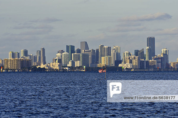 Vereinigte Staaten von Amerika USA Skyline Skylines Berg Florida Miami Motorboot