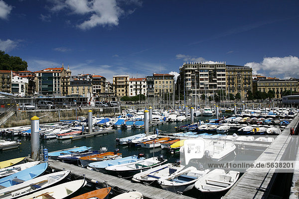 Hafen  Bootshafen  Sportboothafen  San Sebastian  baskisch: Donostia  Baskenland  Nordspanien  Spanien  Europa