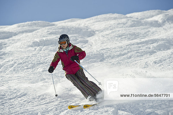 Skiläuferin  Tignes  Val d'Isere  Savoyen  Alpen  Frankreich  Europa