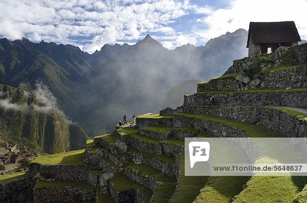 Inka-Ruinenstadt Machu Picchu in den Anden  UNESCO Weltkulturerbe  Urubamba-Tal  bei Cusco  Peru  Südamerika