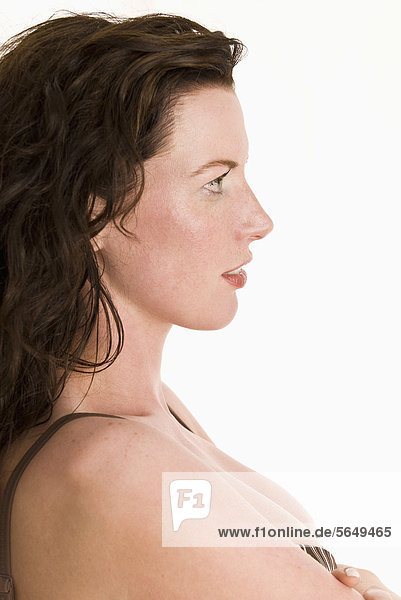 Young woman looking away  smiling
