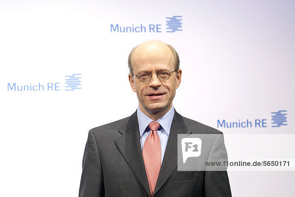 Europa Geschäftsbesprechung Finanzen Versicherung Manager 3 Bayern Betrieb Konferenz Deutschland München Pressewesen Presse