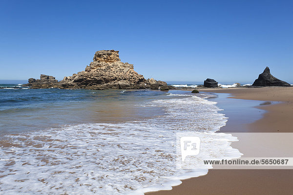 Praia da Castelejo Beach  Atlantic coast  Algarve  Portugal  Europe