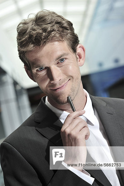 Junger Geschäftsmann Portrait
