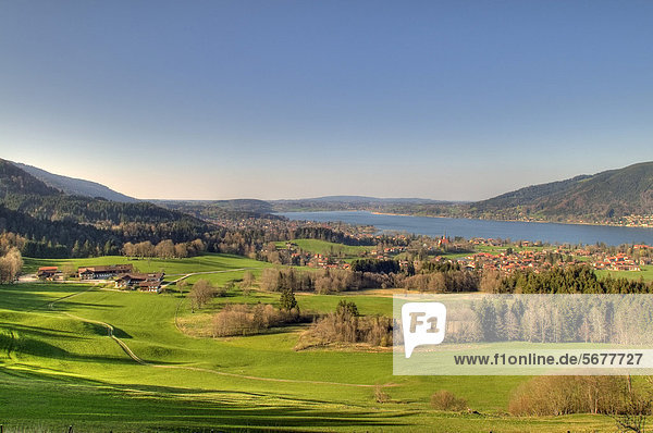 Tegernsee und vorne Bad Wiessee im Frühling  Oberbayern  Bayern  Deutschland  Europa