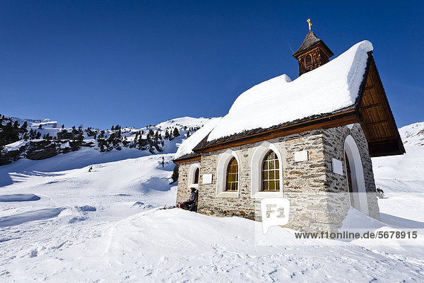 Kapelle neben der Zufallhütte  beim Abstieg von der Martellerhütte  Martelltal  Südtirol  Italien  Europa