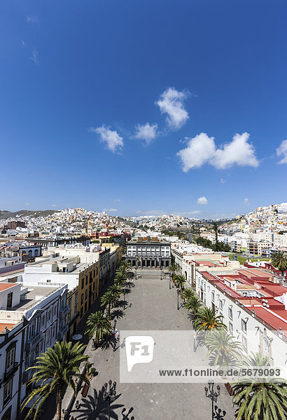 Blick auf den Plaza Santa Ana  Casas Consistoriales  Altstadt Las Palmas  Las Palmas de Gran Canaria  Gran Canaria  Kanarische Inseln  Spanien  Europa