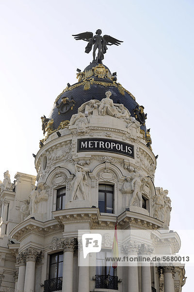 Kuppel des Metropolis  Wahrzeichen von Madrid  Calle Gran Via  Madrid  Spanien  Europa  ÖffentlicherGrund
