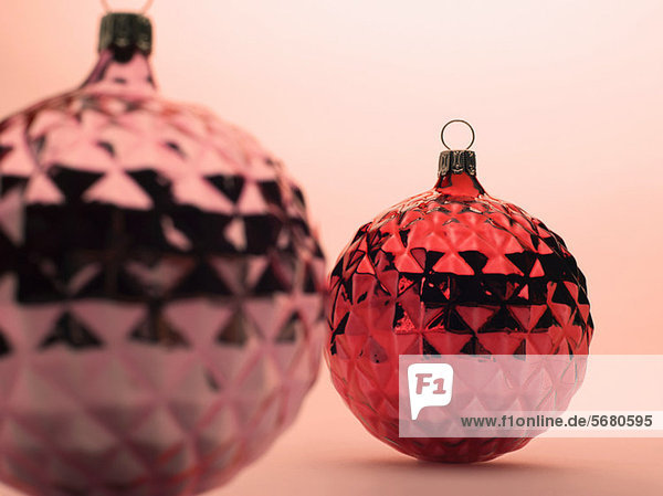 Pink and red Christmas baubles