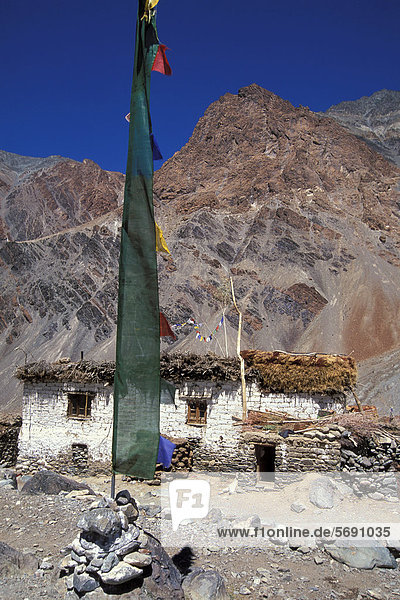 Tradition Wohnhaus Fahne Himalaya Tibet Asien Indien Ladakh Gebet