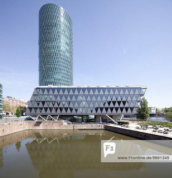 Bürogebäude Brückenhaus und Westhafen-Tower  Westhafen  Frankfurt am Main  Hessen  Deutschland  Europa  ÖffentlicherGrund