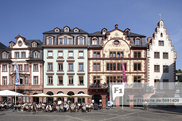 Rekonstruierte Bürgerhäuser am Markt  Geschäftshäuser  Mainz  Rheinland-Pfalz  Deutschland  Europa  ÖffentlicherGrund
