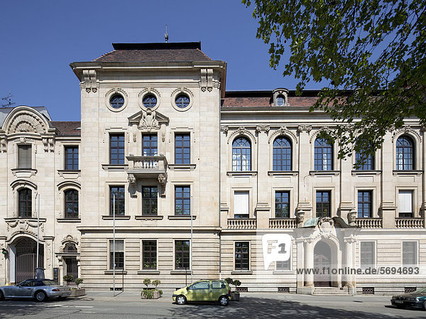Hessisches Wissenschaftsministerium  ehemaliges Hauptpostamt  Wiesbaden  Hessen  Deutschland  Europa  ÖffentlicherGrund