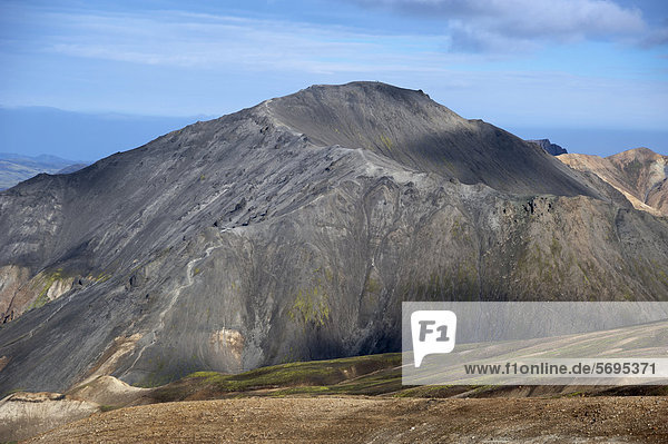 Vulkan Bl·hn_kur und Rhyolith-Berge  Landmannalaugar  Fjallabak Naturschutzgebiet  Hochland  Island  Europa
