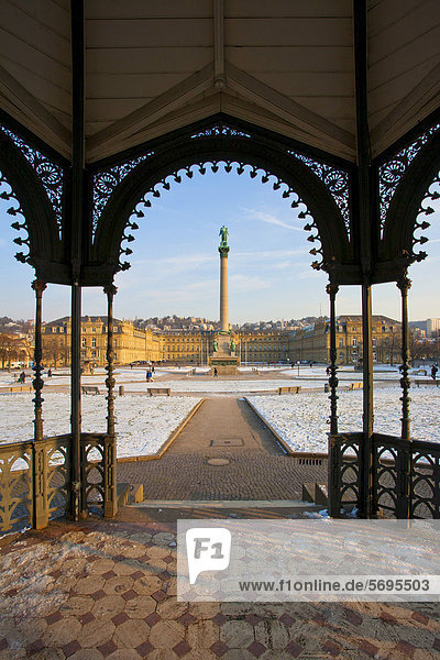 Neues Schloss Jubiläumssäule Schlossplatz Winter Schnee Stuttgart Baden-Württemberg Deutschland Europa