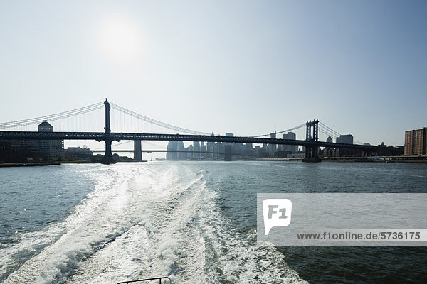 Manhattan Brücke und East River  New York City  New York  USA