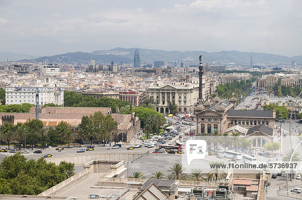 Blick über Barcelona mit dem Kolumbus-Denkmal  Katalonien  Spanien  Europa