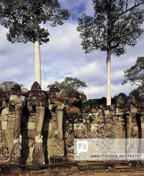 Kambodscha  Angkor  Angkor Thom  Elefant Terrasse des königlichen Palastes