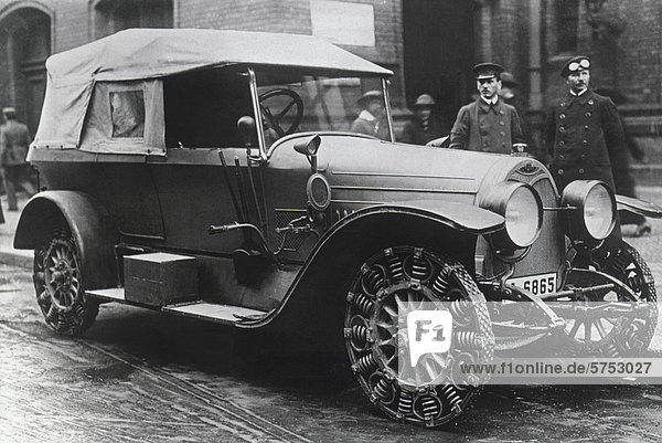 Historische Aufnahme eines Autos