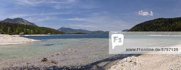 Walchensee lake  reservoir in the Bavarian Alps  Upper Bavaria  Bavaria  Germany  Europe