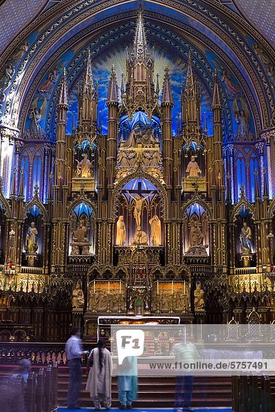 Innenraum verändern Notre-Basilika  am Place d ' Armes in Old Montreal  Quebec  Kanada.