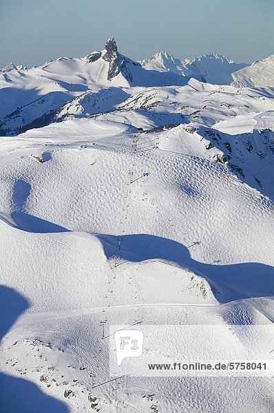 Spitze ausdrückliche Sessellift Black Tusk und Tantalus Range im Hintergrund British Colunbia Kanada.