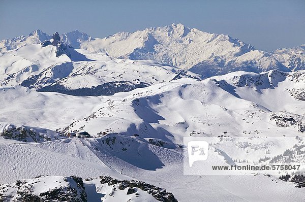 Hortsman-Gletscher am Whistler Mountain mit schwarzen Tusk und Tantalos Bereich im Hintergrund. British Columbia  Kanada.