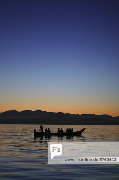 Tla-ook canoe tours at sunset in Tofino  Canada  Vancouver Island  British Columbia  Canada