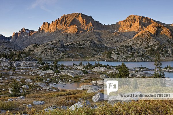 Wanderweg zum Titcomb Becken Wind River Range Wyoming Vereinigte Staaten von Amerika