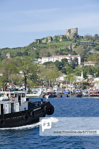 klein Tourist Dorf angeln Bosporus Ende Istanbul Türkei