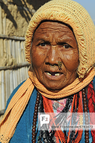 Alte Nepali-Frau  Portrait  Kathmandu Valley  Nepal  Asien