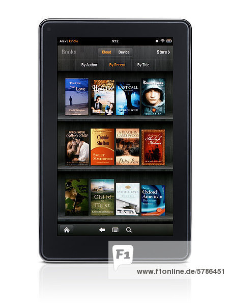 Amazon Kindle Fire Tablet Computer e-Book-Reader anzeigen Bücherregal isoliert auf weißem Hintergrund mit Beschneidungspfad