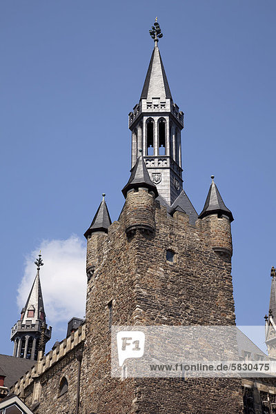 Der Granusturm ist der Ostturm des Rathauses  Rathaus  Aachen  Rheinland  Nordrhein-Westfalen  Deutschland  Europa  ÖffentlicherGrund