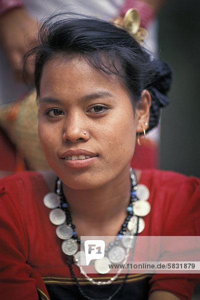 Junge Frau aus Tripura Portrait Ostindien Indien Asien