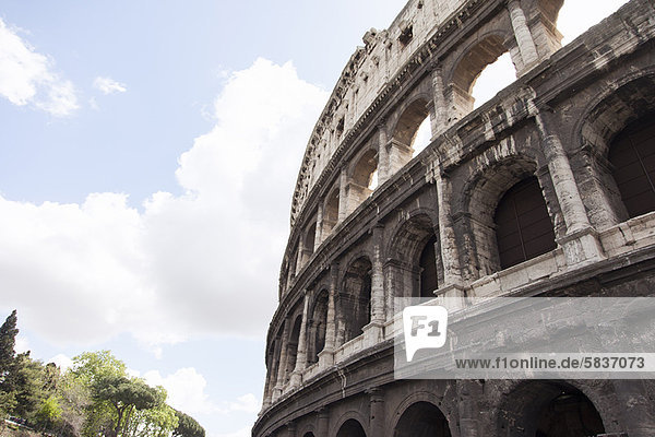 Tiefblick auf das Kolosseum in Rom