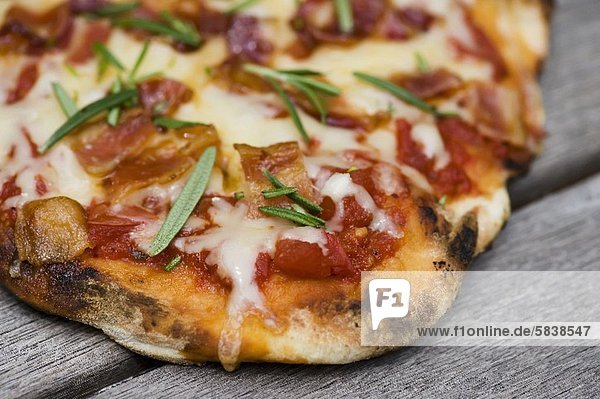 'Grilled Pizza with Bacon and Rosemary