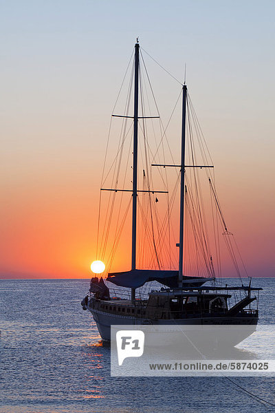 Sonnenaufgang Tretboot Meer Mittelmeer Türkei lykischen Küste