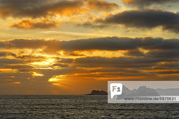 Sonnenuntergang  bewölkt  San Benedicto Insel  bei Socorro  Revillagigedo Inseln  Archipel  Mexiko  Ost-Pazifik