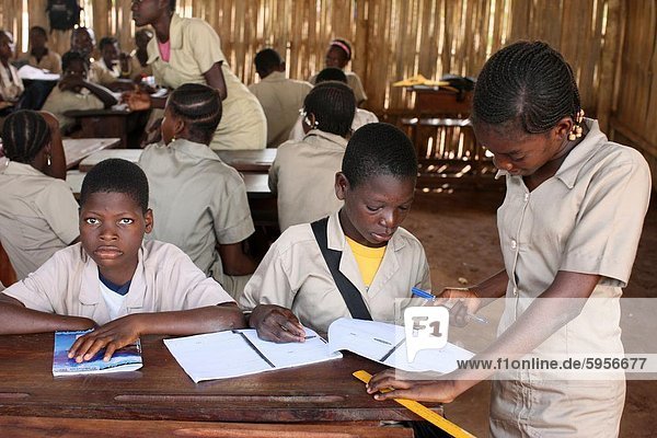 Sekundarschule in Afrika  Hevie  Benin  Westafrika  Afrika