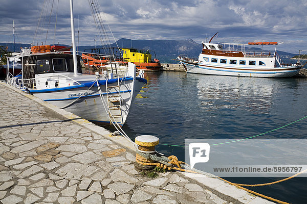Fischerboote in Corfu  Ionische Inseln  griechische Inseln  Griechenland  Europa