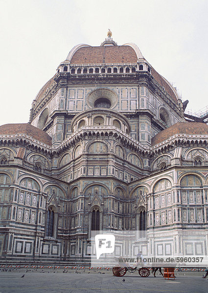 Fehlerhaft vor den Duomo  Florenz  UNESCO World Heritage Site  Toskana  Italien  Europa