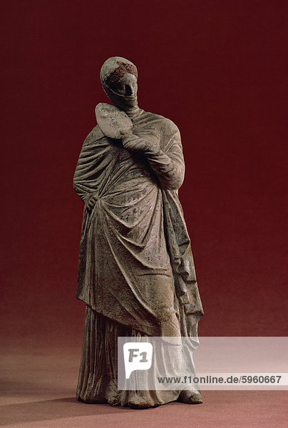 Statue einer Frau  die aus dem 3. Jahrhundert v. Chr.  Tanagica  Louvre  Paris  Frankreich  Europa