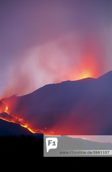 kegelförmig Kegel Europa über Lava fließen Klavier Vernichtung Berg See Seilbahn Italien Sizilien