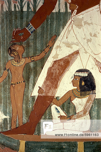 Detail der Fresko mit eine Ente-Jagd in den Marschen  die Tochter von Scheich Abd el-Kurna holding sein Bein auf gebundenen Papyrus raft  Grab des Nakht  Gräber der Adligen  Theben  UNESCO Weltkulturerbe  Ägypten  Nordafrika  Afrika